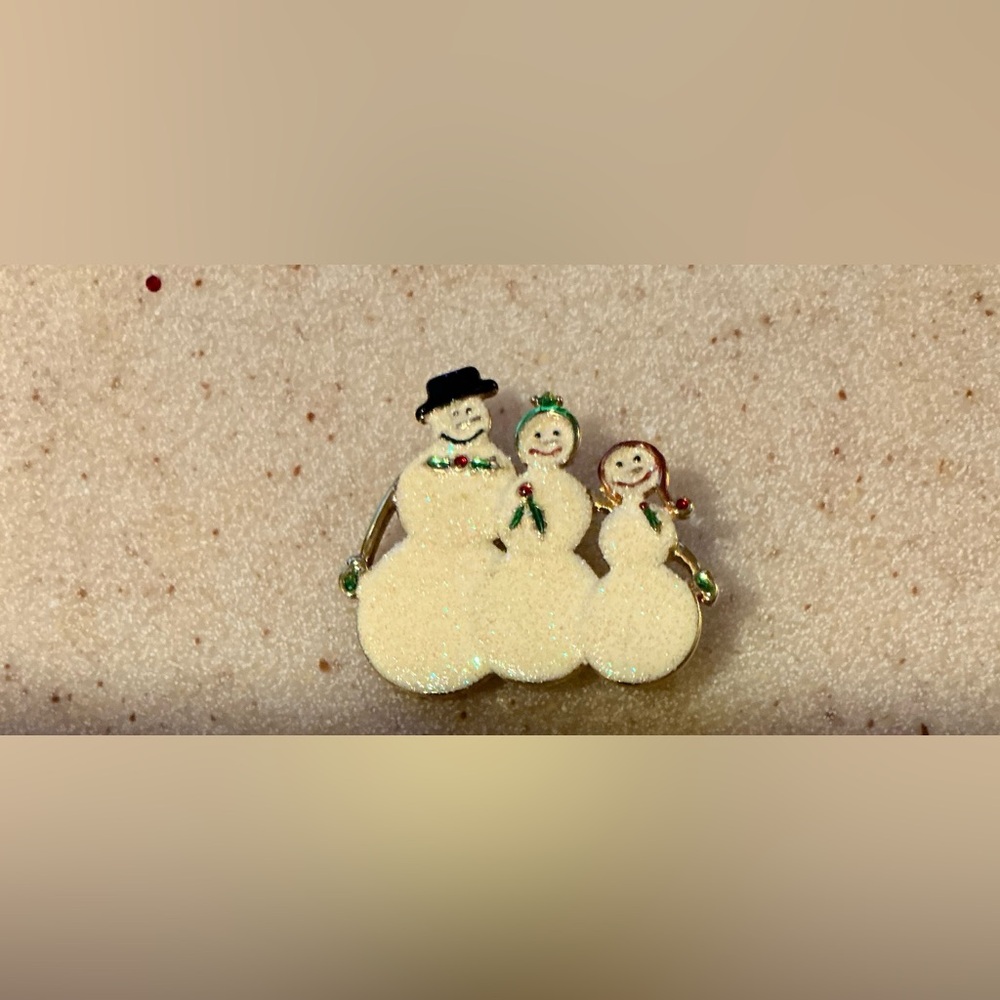 Charming Snowman Family Brooch - Cream and Green